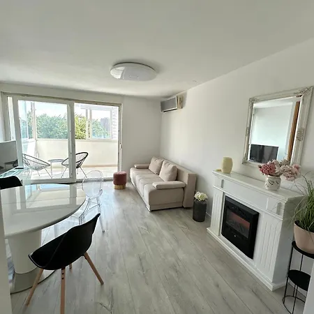 Apartment Split Split